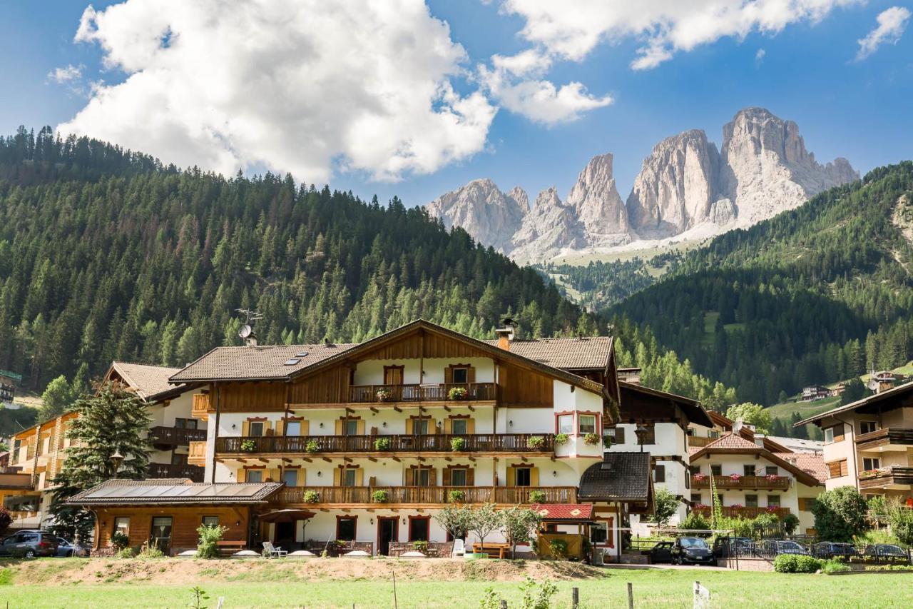 Garni Letizia Bed & Breakfast Campitello di Fassa Luaran gambar