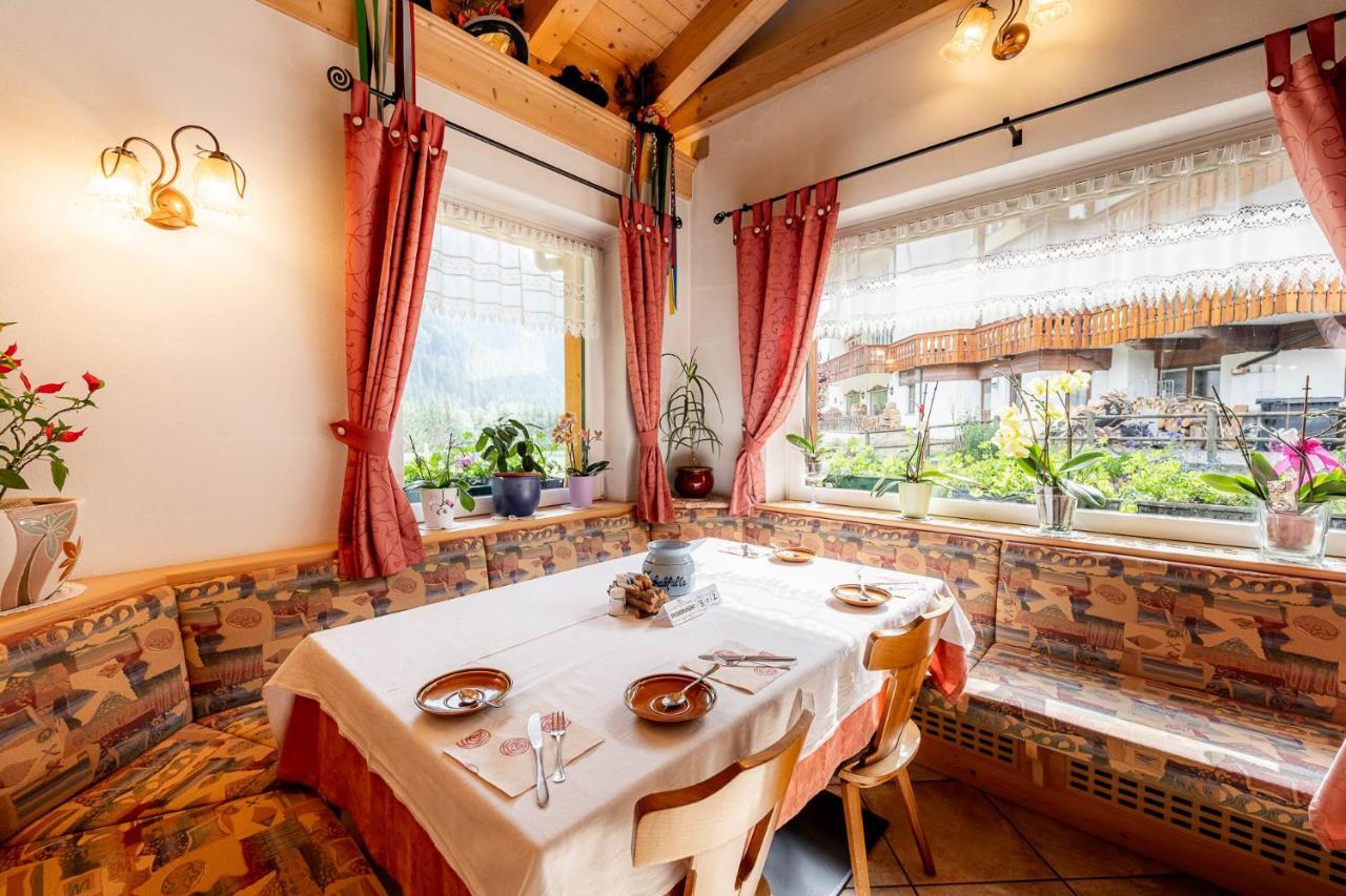 Garni Letizia Bed & Breakfast Campitello di Fassa Luaran gambar