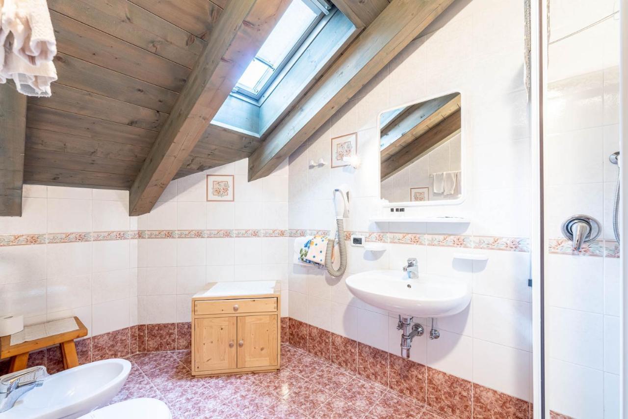 Garni Letizia Bed & Breakfast Campitello di Fassa Luaran gambar