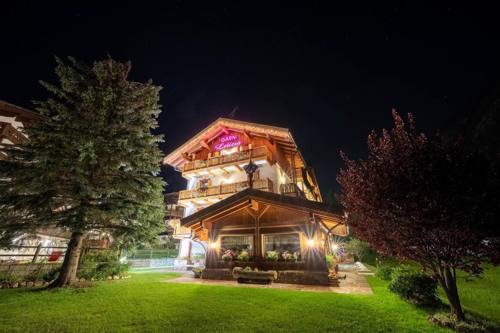 Garni Letizia Bed & Breakfast Campitello di Fassa Luaran gambar